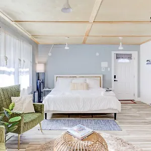  Appartement The Moose #6 - Modern Luxe With Free Parking & King Bed
